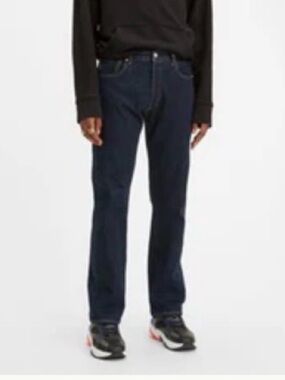 Levi’s Premium 501 ‘93 straight. Size 34 x 32. Style 79830-006